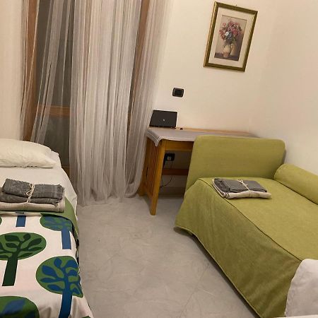 La Casa Di Giu Apartment ปอซซุออลี ภายนอก รูปภาพ